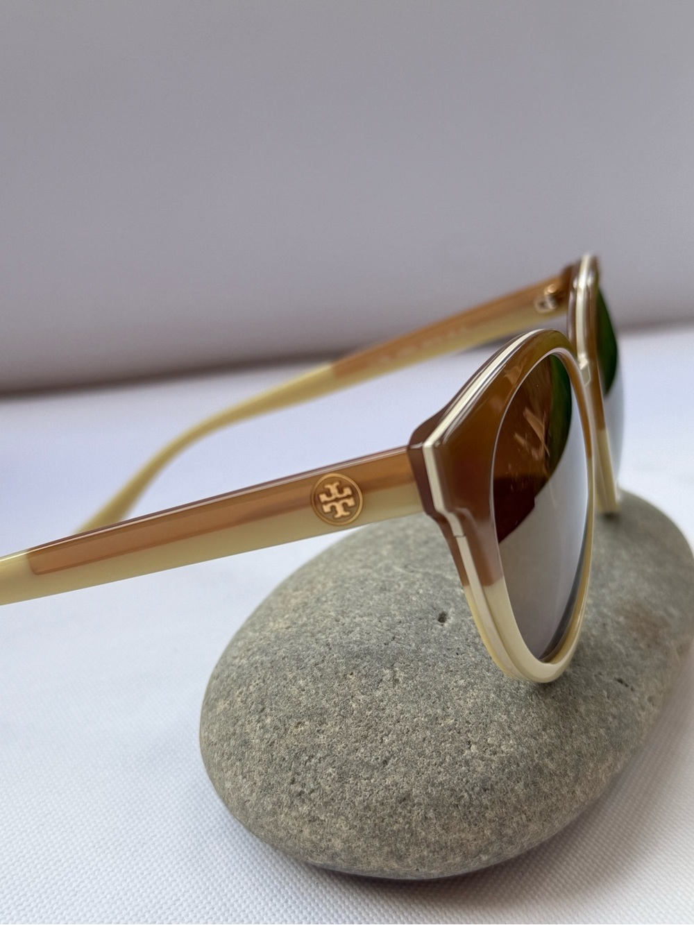 Tory Burch two toned sunglasses - Picture 3 of 7